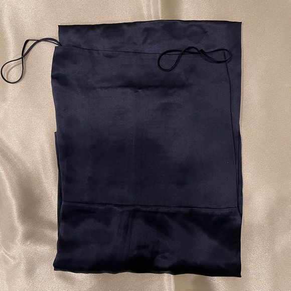 Reformation Frankie Silk Dress in Navy *NEW* - Picture 5 of 7